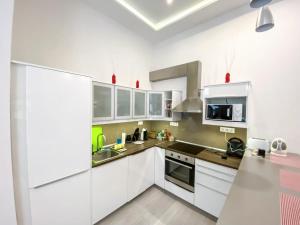 City Downtown Apartment for 6
