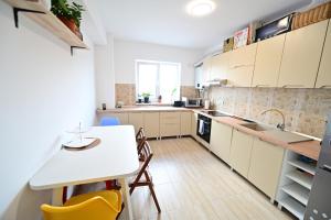 FLH - Zoe Apartment