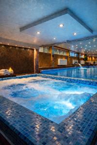 Prezident Hotel Novi Sad - Outdoor Pool & Spa