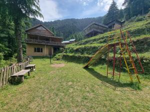 Mid Conifer Cottage Villa