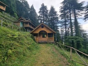 Mid Conifer Cottage Villa