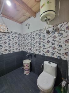 Mid Conifer Cottage Villa