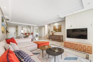Luxury Duplex Penthouse by Puerto Banus