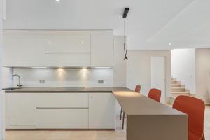 Luxury Duplex Penthouse by Puerto Banus