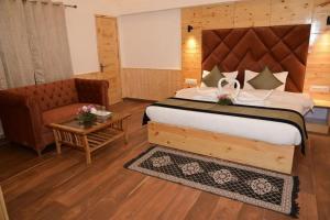 4Everstay By Vivaaan Bliss Most Premium Rooms With Balcony And Mountain Views With Free Parking & Wifi !!! Top Rated And Best Selling Hotel In Manali