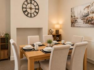 3 Bedroom House By Eason Stays Short Lets Preston