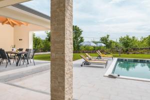 Villa Fortuna - Private Pool and Garden Retreat