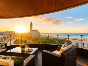 Marina Breeze - Ocean and Mosque View