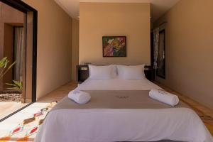 Contemporary villa - 4 suites and pool