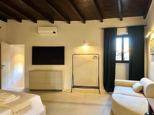 La Galleria Orti 12 - A Historical Design Retreat on Lake Lugano