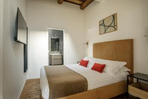 Signature Rooms by Hannah Hotels Collection