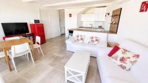 Rena Bianca Residence 201