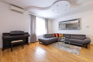 Red home apartment with private parking