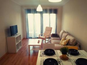 Apartamento con terraza, piscina, padel y parking
