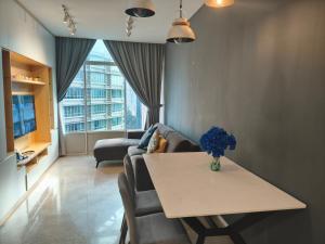 Sky Suites KLCC Luxury Apartment near Twin Tower