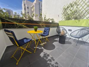 Modern - 50 M From Sea - Free Wi-Fi - Super Cool - Terrace - Fully Air-conditioned