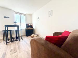 Arago - Near A16 - TV WIFI