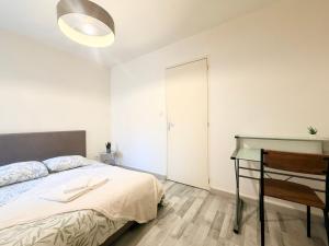 Arago - Near A16 - TV WIFI