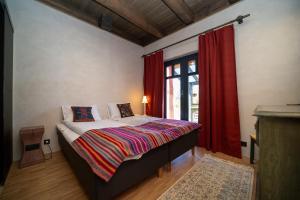 Ülase Riverside Lodge, Rural Retreat for 20 Guests, Private Smoke Sauna Available, Estonia