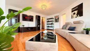 Bright 2BR Apartment in Central Bucharest - Near Unirii Blvd