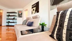Bright 2BR Apartment in Central Bucharest - Near Unirii Blvd