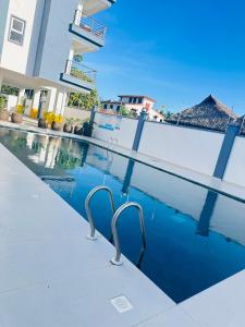 Executive 1BR Behind Citymall