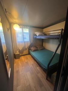 Chalet Mobil-home récent à 300 mètres de la plage