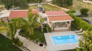 Sea Breeze & Nature villa, with heated pool and garden retreat