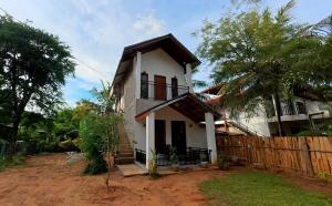Lake Villa Homestay