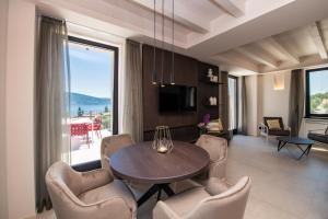 Maison Selva - Torre Limonaia hideaway with pool and private SPA
