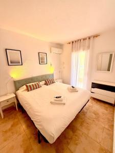 Lovely Sea and Garden View Apartment Benalbeach