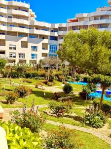 Lovely Sea and Garden View Apartment Benalbeach
