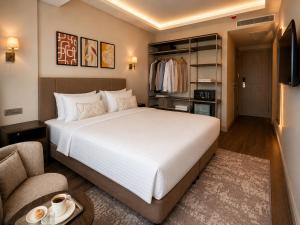 The Six Karakoy