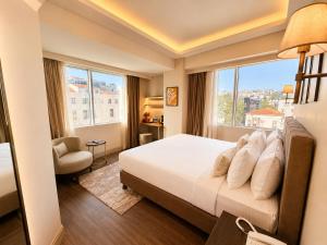 The Six Karakoy