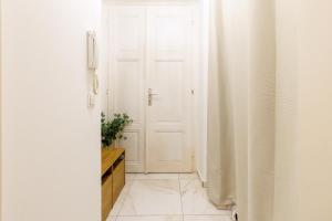 Centrally located Prater Studio with Air Condition