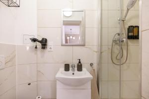 Centrally located Prater Studio with Air Condition