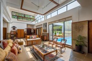 SaffronStays Nightingale - Pet Friendly 3BR Private Pool Villa
