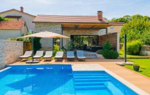 Beautiful Home In Donji Prolozac