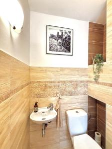 Samaria Central Apartment