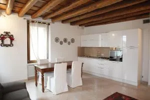 Centre 2 bedroom Flat - Verona