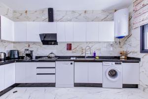 Central & Elegant Apartment near Café Blanco Fez