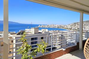 Deep Blue Rooftop - 111 - Happy Rentals