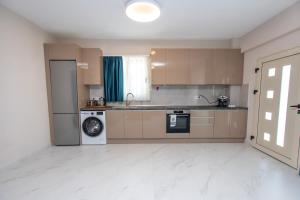 Luxurious 3 Bedroom House Close To The Beach