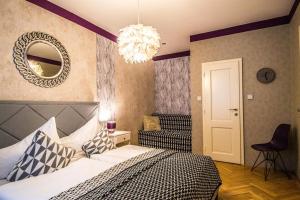 Unique Apartments 250m from the Charles Bridge