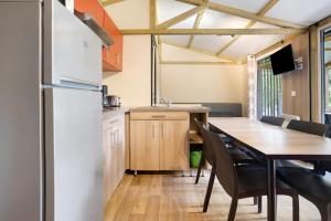 Camping les Pialades - Chalet Eden