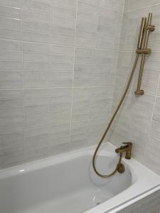 South-facing, air-conditioned apartment, close to beaches