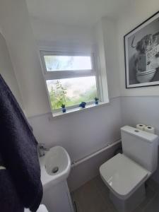 3 BED, Terrace House, Sleeps up to 7 people, Garden