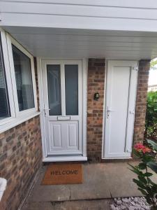 3 BED, Terrace House, Sleeps up to 7 people, Garden