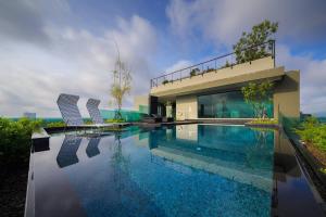 Prime 2-Beroom Suite with Pool & Gym