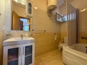 S Pearl Lux